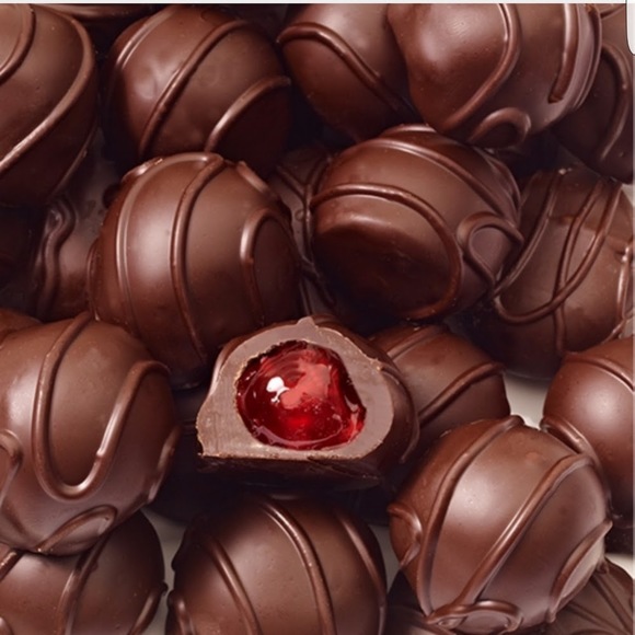 Meet your Posher, Michelle - Picture 1 of 1